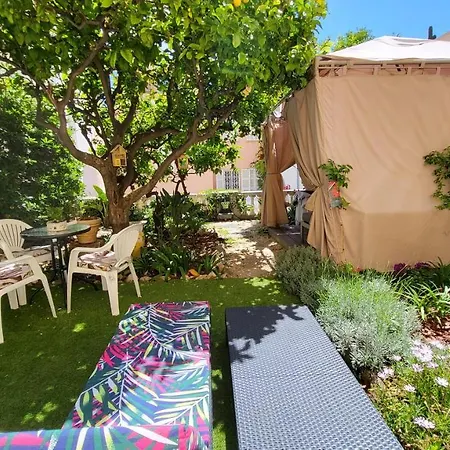 Super Flat, Garden. Bnbrickeys مونتي كارلو